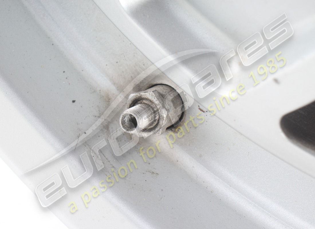 USED FERRARI FRONT ROAD WHEEL 7JX16. PART NUMBER 137079 (4) used ferrari front road wheel 7jx16. part number 137079 (4)