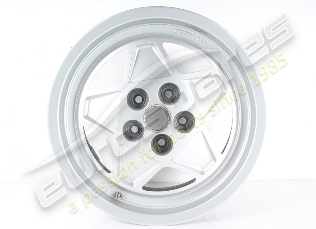 used ferrari front road wheel 7jx16 part number 137079