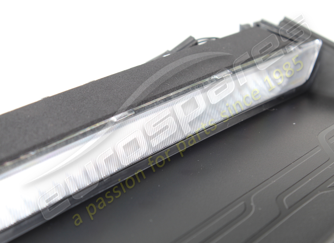 new porsche brakelight. part number 9j1945087e (2)