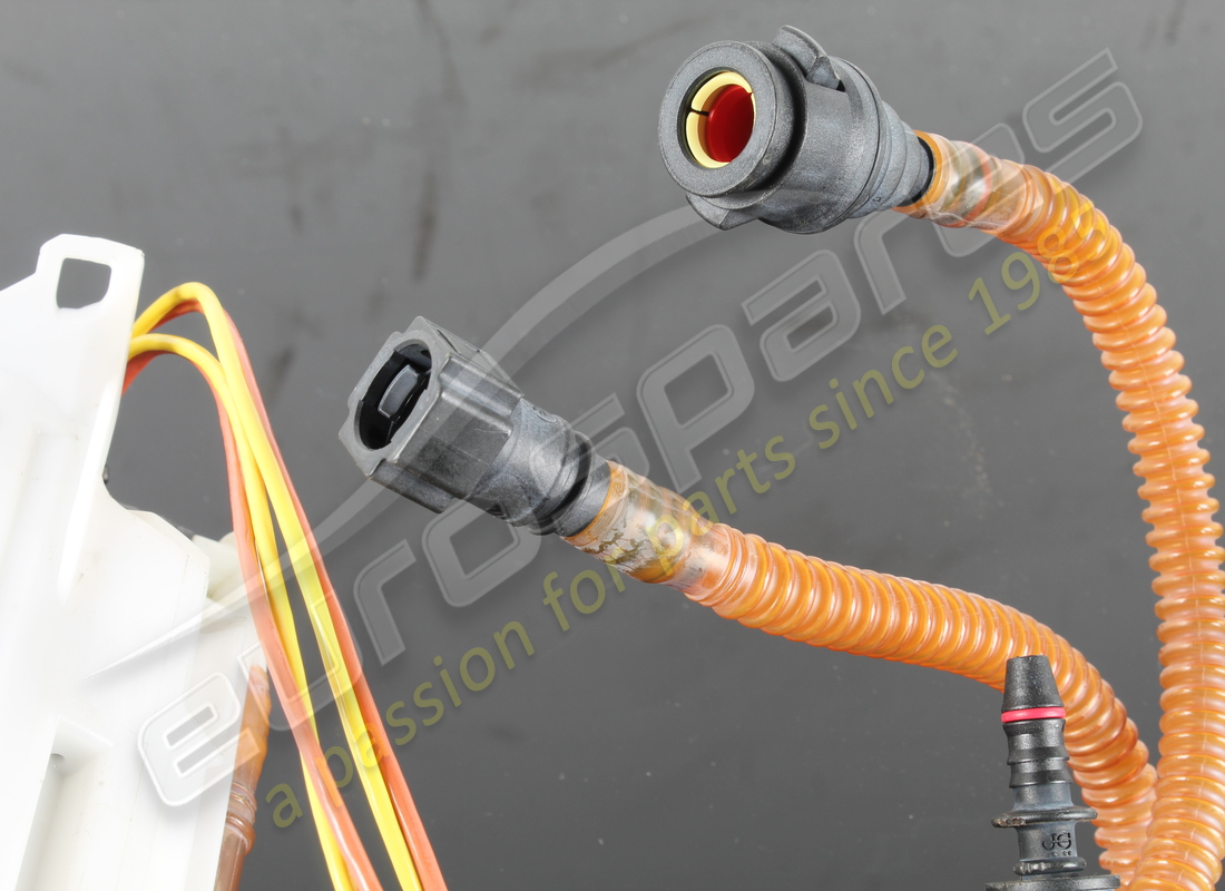 used ferrari fuel pump. part number 270125 (2)