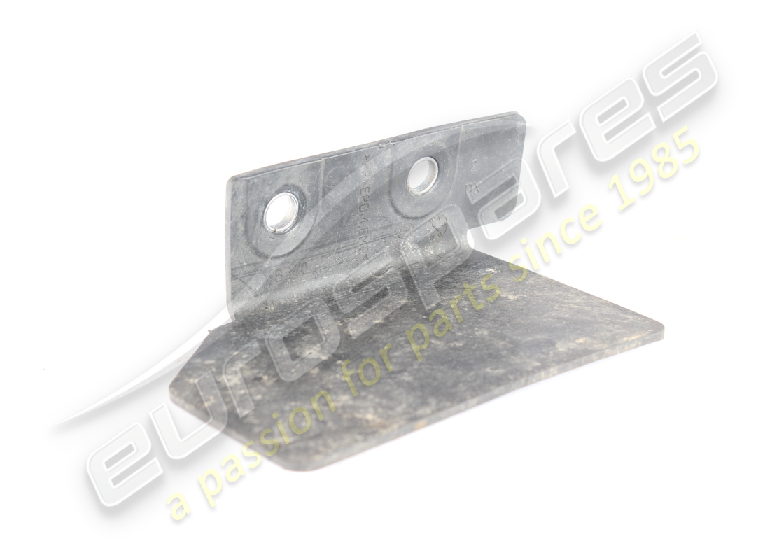USED Maserati RH GUARD . PART NUMBER 670156981 (1)