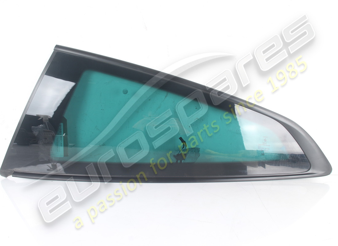 used ferrari lh rear quarterlight. part number 86871300 (1)