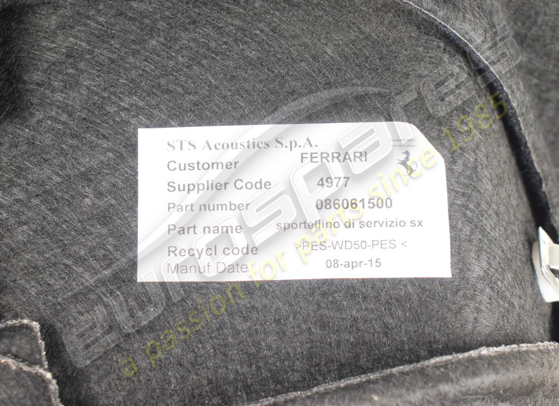 used ferrari lh lateral luggage compartme. part number 86061300 (5)