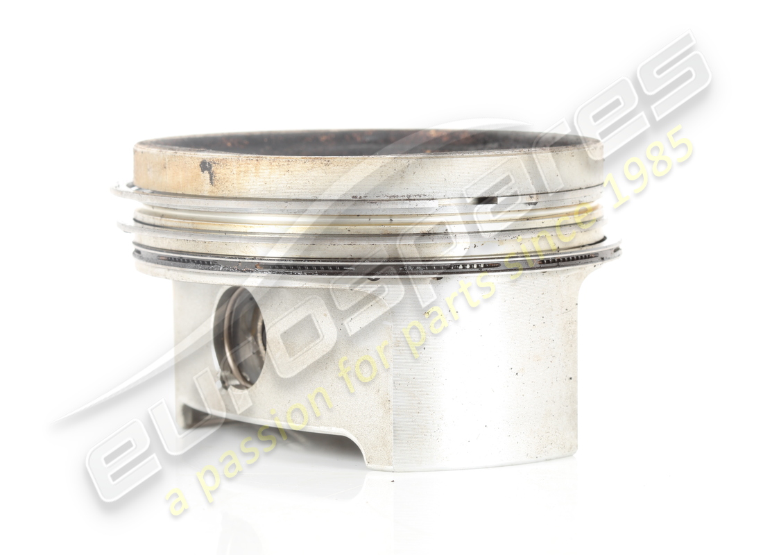 USED Ferrari PISTON WITH RINGS . PART NUMBER 137980 (1)