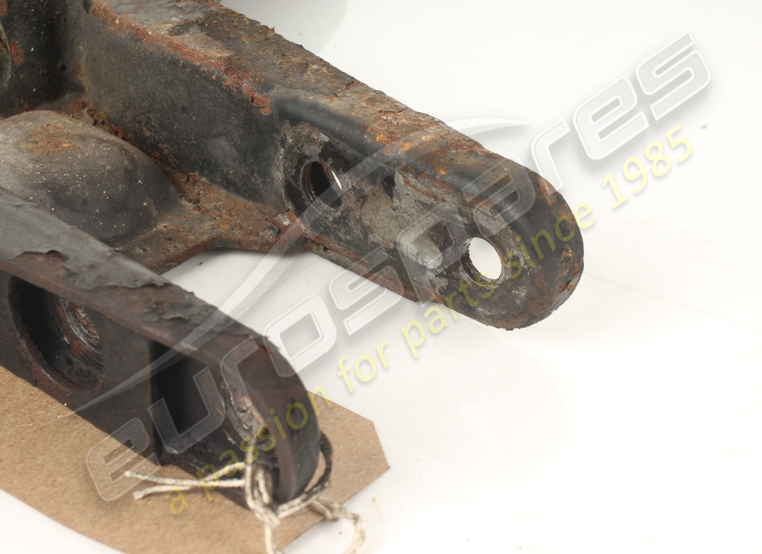 USED FERRARI RH FRONT SUSPENSION LOWER LEVER. PART NUMBER 115706 (2) used ferrari rh front suspension lower lever. part number 115706 (2)