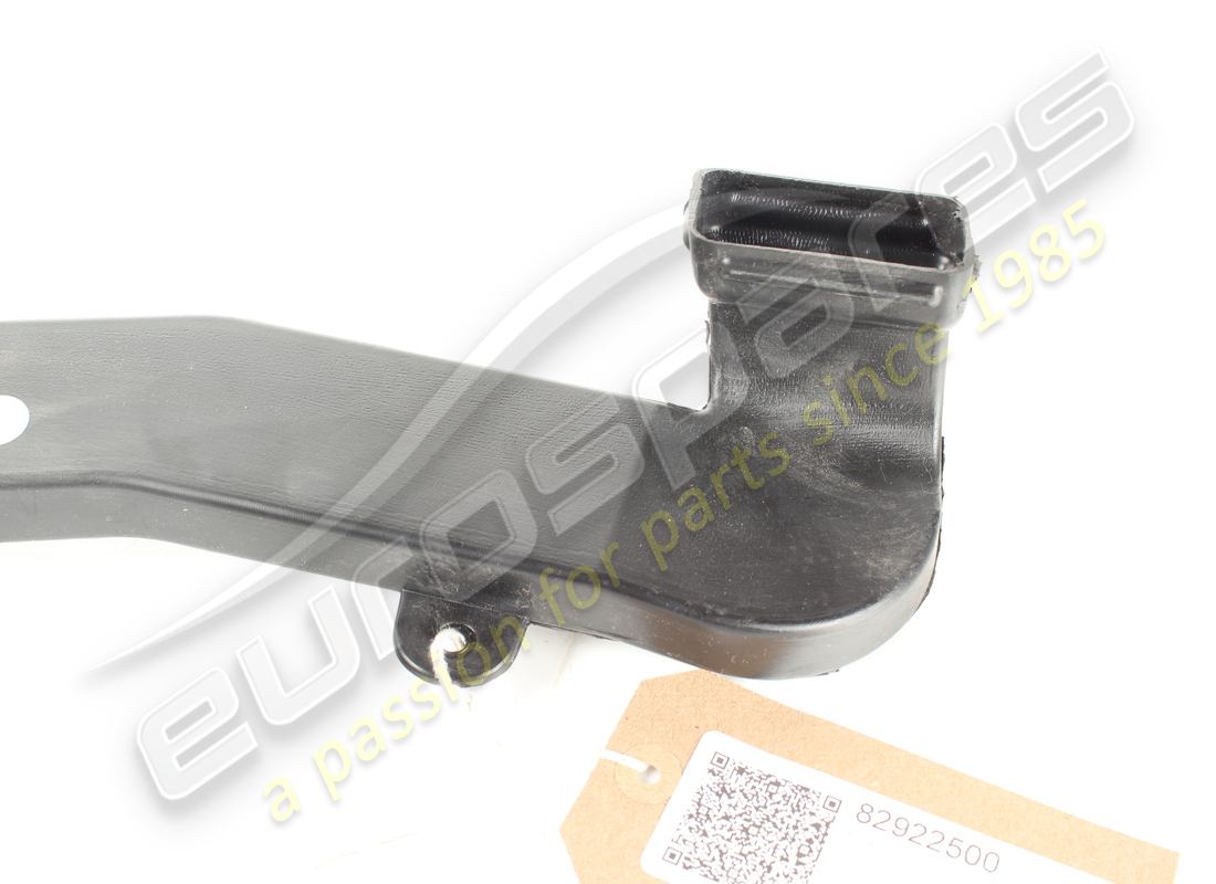 used ferrari lh rear cabin air foot duct. part number 82922500 (3)