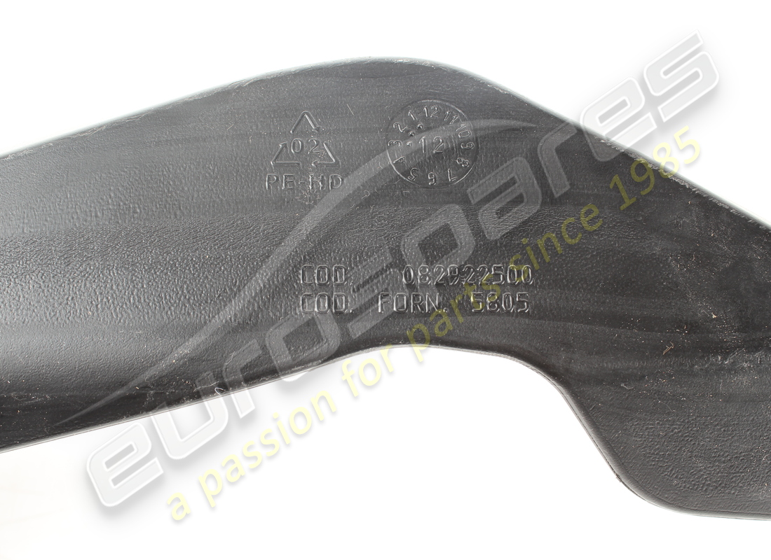 used ferrari lh rear cabin air foot duct. part number 82922500 (4)