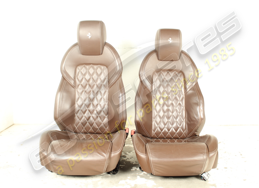 USED Ferrari COMPLETE SEAT SET WITH REAR SCREENS . PART NUMBER EAP1564144 (1)