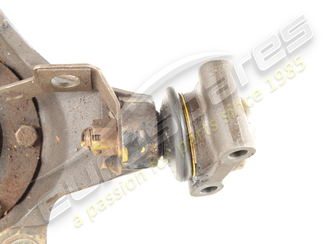 used ferrari rh front hub. part number eap1726468 (3)