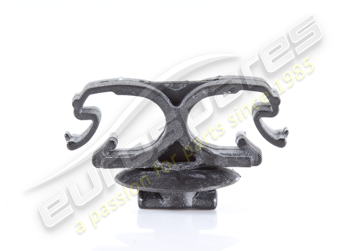 USED Ferrari CLIP . PART NUMBER 81097300 (1)