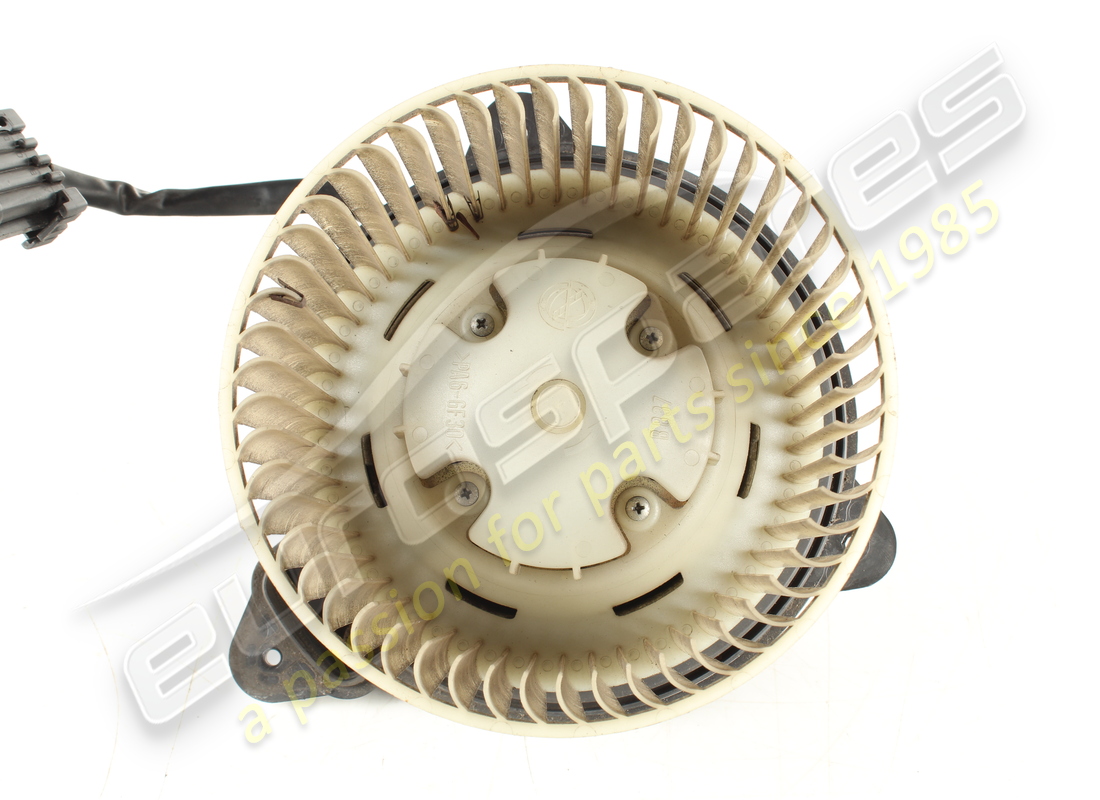 USED MASERATI ELECTRIC FAN 338-138 5728216. PART NUMBER 980010980 (5) used maserati electric fan 338-138 5728216. part number 980010980 (5)