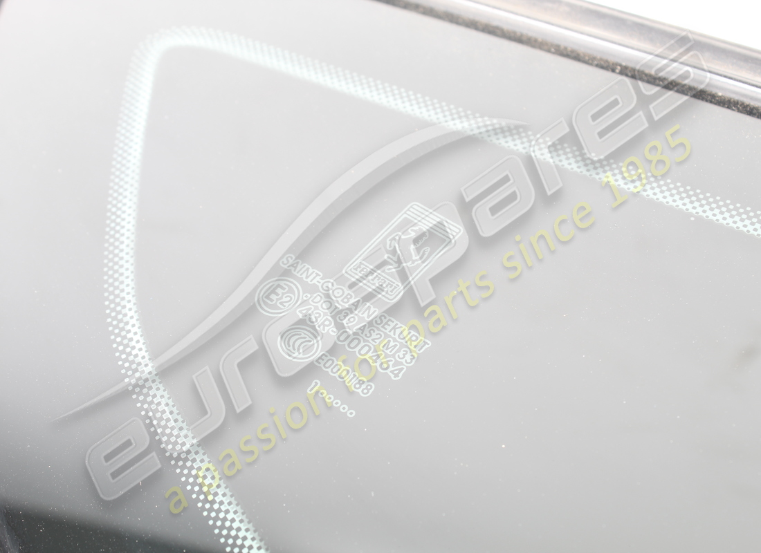 used ferrari rh rear window. part number 81908600 (3)