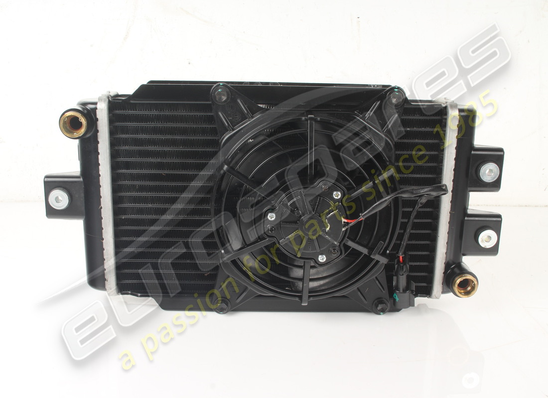 USED Ferrari RADIATOR WITH FAN . PART NUMBER 934069 (1) USED Ferrari RADIATOR WITH FAN . PART NUMBER 934069 (1)