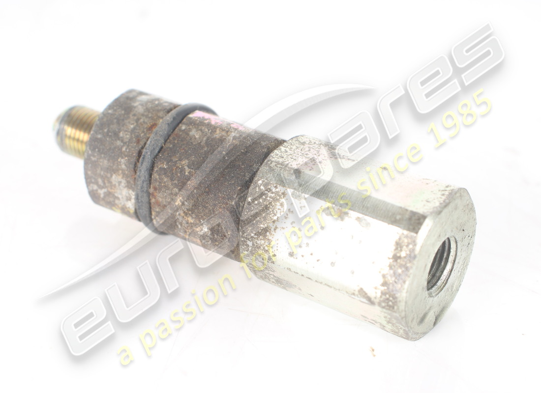 USED FERRARI VALVE. PART NUMBER 134597 (2) used ferrari valve. part number 134597 (2)