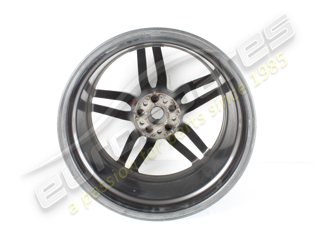 USED FERRARI REAR RIM. PART NUMBER 275586 (3) used ferrari rear rim. part number 275586 (3)