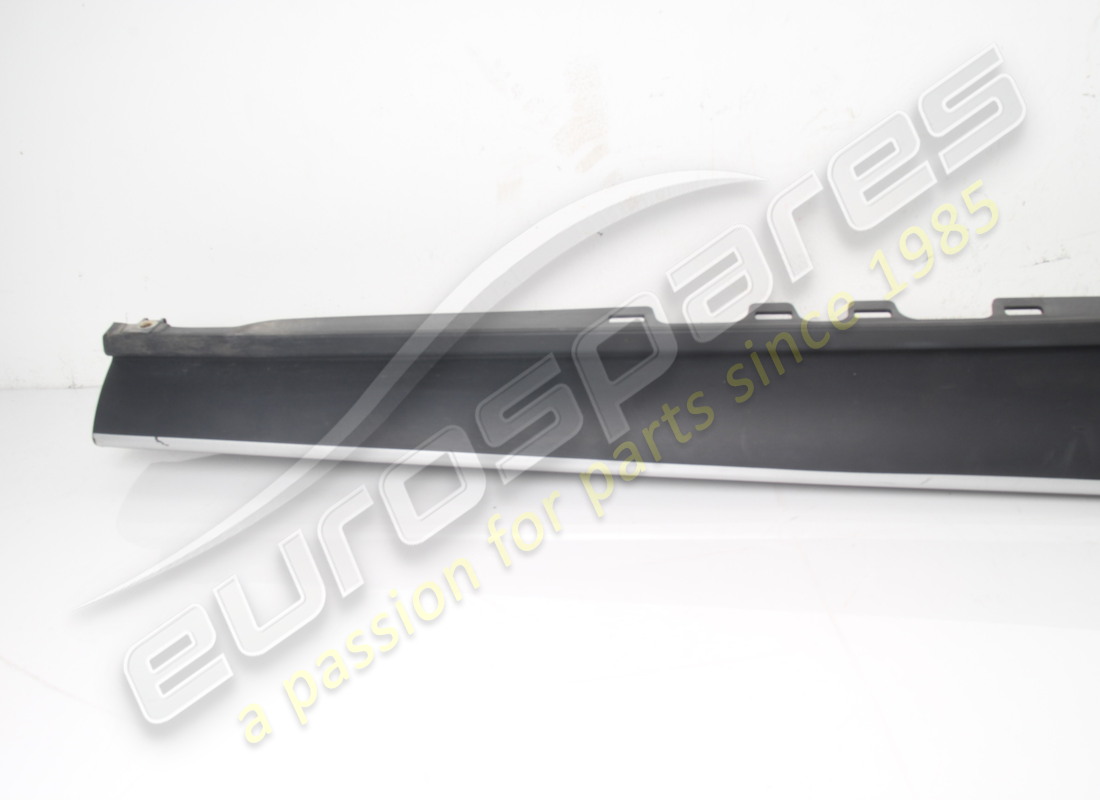 USED FERRARI EXT. SILL CLADDING LEFT CPL. PART NUMBER 769916 (2) used ferrari ext. sill cladding left cpl. part number 769916 (2)