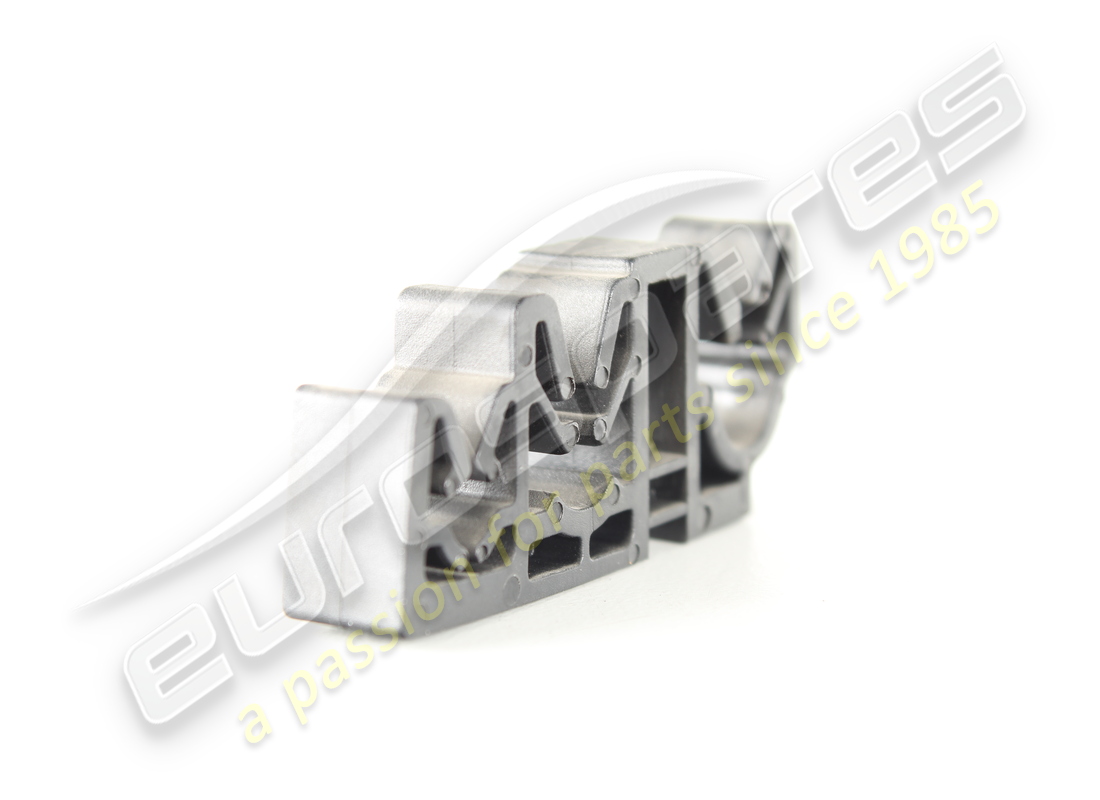 new maserati clip. part number 675000055 (2)