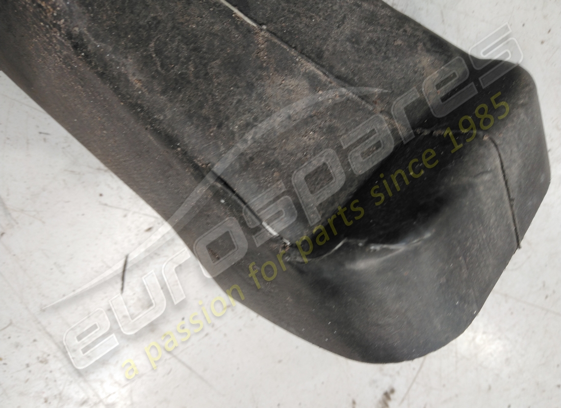 damaged ferrari lh brake ducting. part number 63954500 (2)