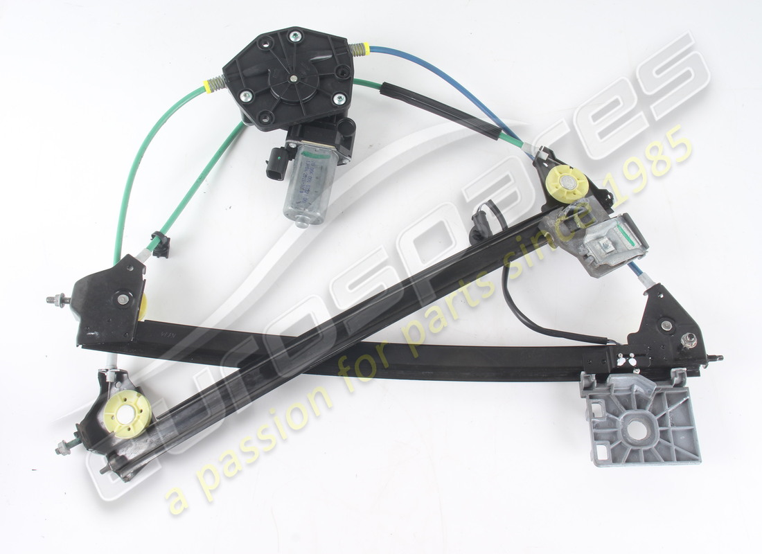 USED Ferrari FRONT RH DOOR POWER WINDOW M . PART NUMBER 82127500 (1)