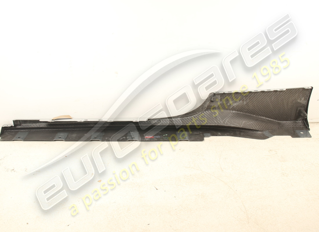 new (other) ferrari complete rh underdoor trim. part number 766048 (3)