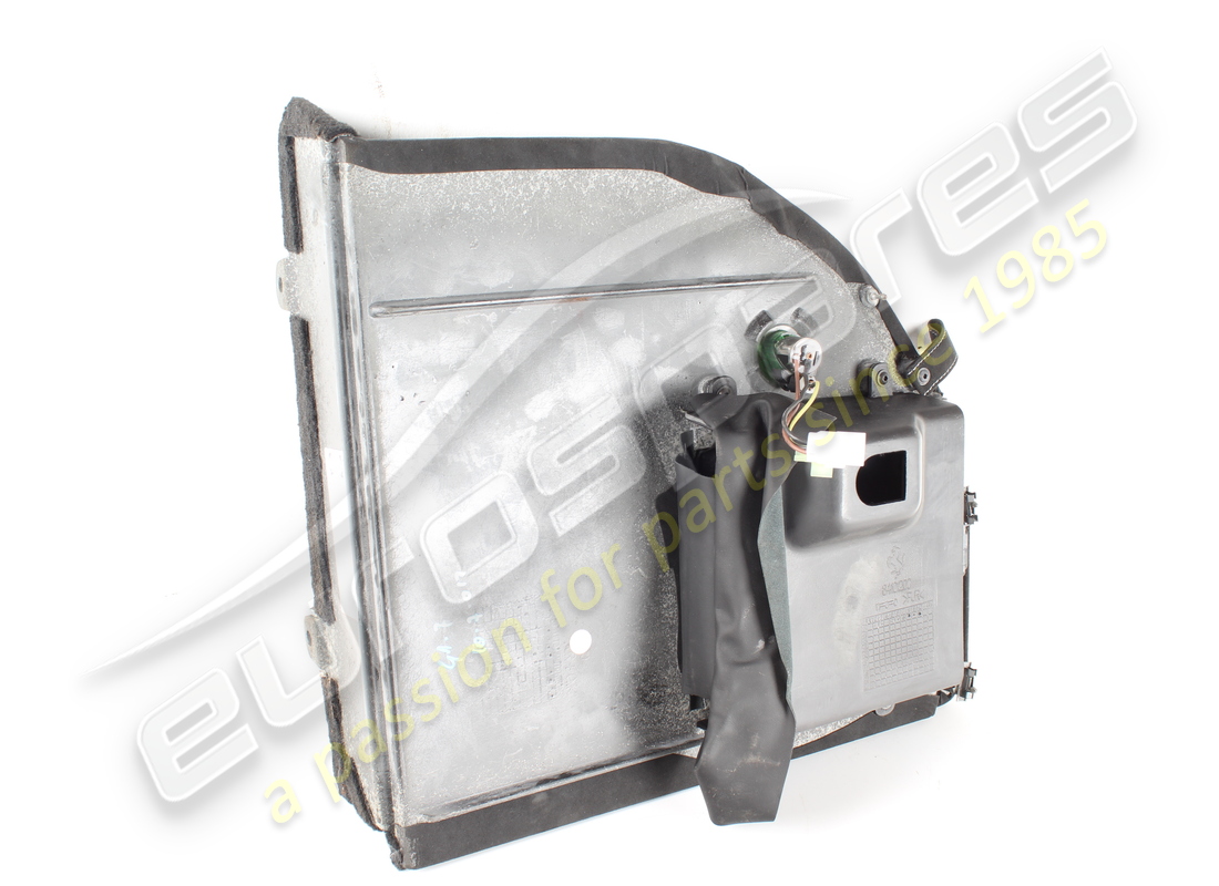 used ferrari rh lateral cover panel. part number 83729600 (3)