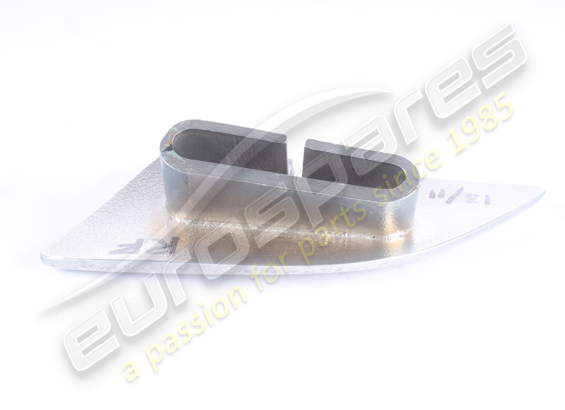 USED ASTON MARTIN BEZEL, REAR SEATBELT, RH PART NUMBER 4G43611B90AD (5) used aston martin bezel, rear seatbelt, rh part number 4g43611b90ad (5)