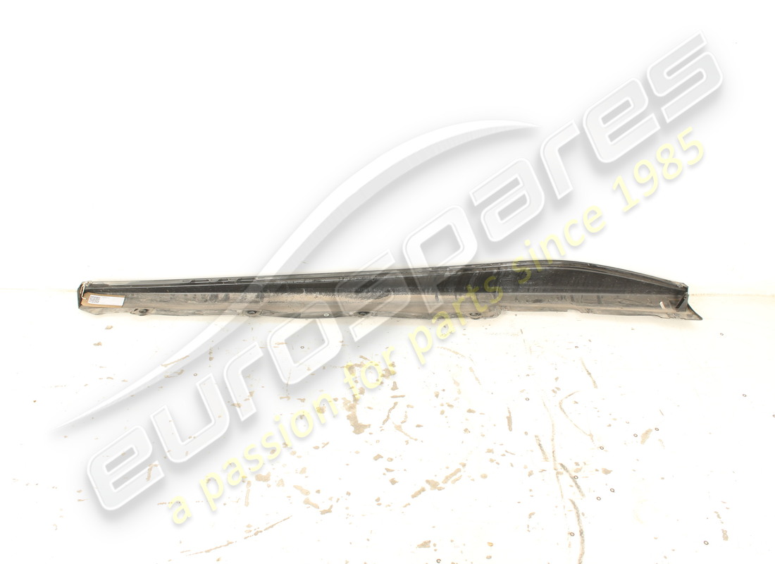 used ferrari rivestimento est. brancardo. part number 769913 (2)