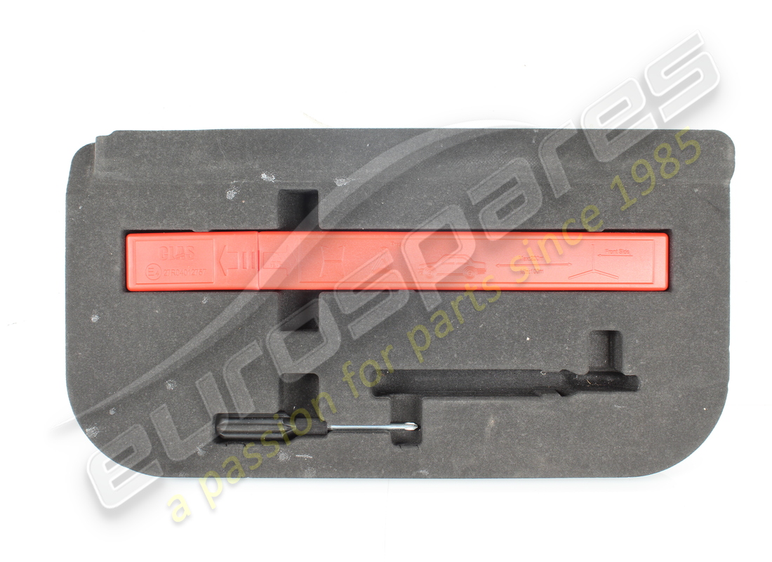 used maserati central battery cover. part number 670300130 (1)