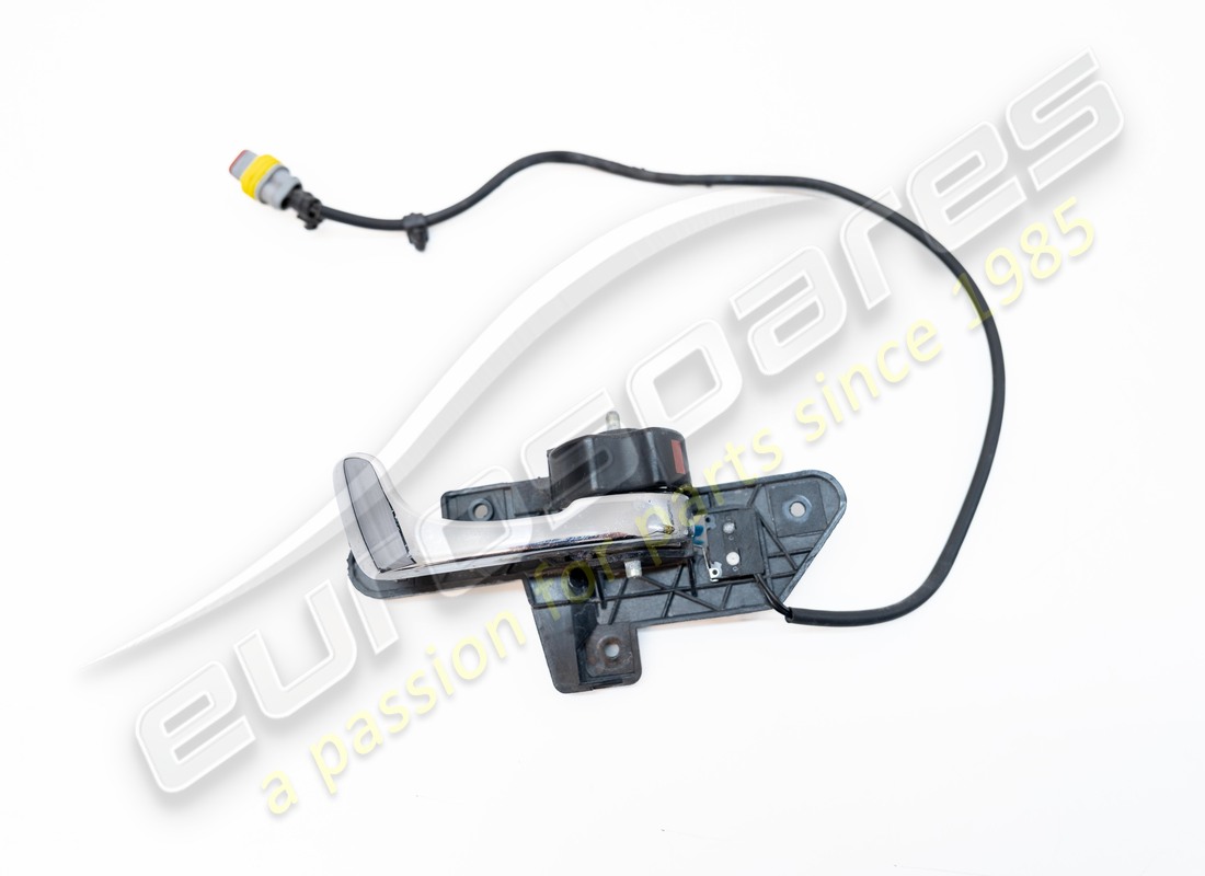 used maserati rh door internal handle part number 67236800