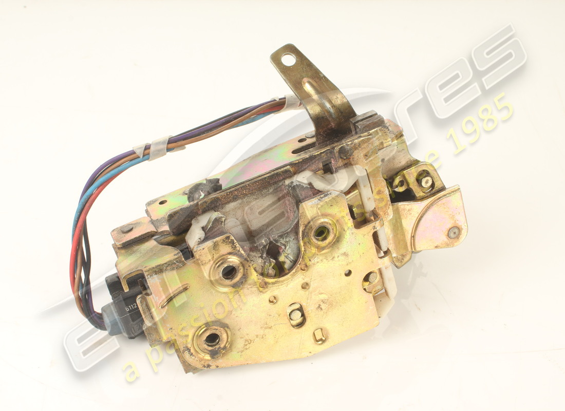 used ferrari lh door lock. part number 62109400 (2)