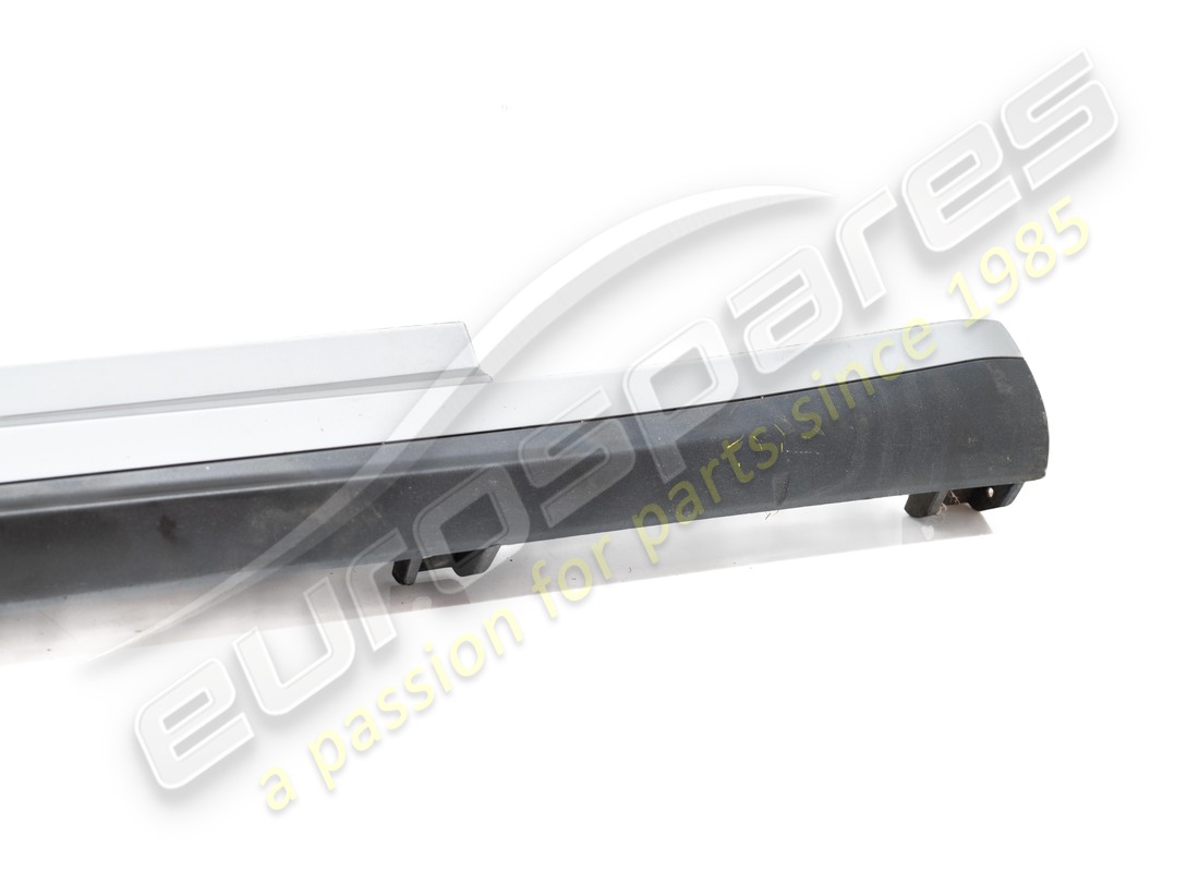 USED MASERATI RH SIDE SKIRT (PRIMER). PART NUMBER 673000022 (4) used maserati rh side skirt (primer). part number 673000022 (4)