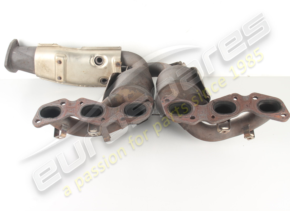 used aston martin manifold and cat converter assembly, rh part number 4g4e5g236be (1)