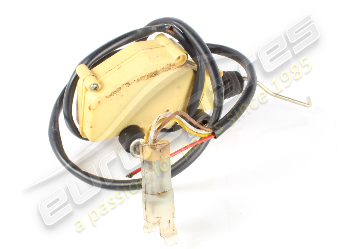 USED FERRARI CENTRAL DOOR LOCK DEVICE. PART NUMBER 62437700 (3) used ferrari central door lock device. part number 62437700 (3)