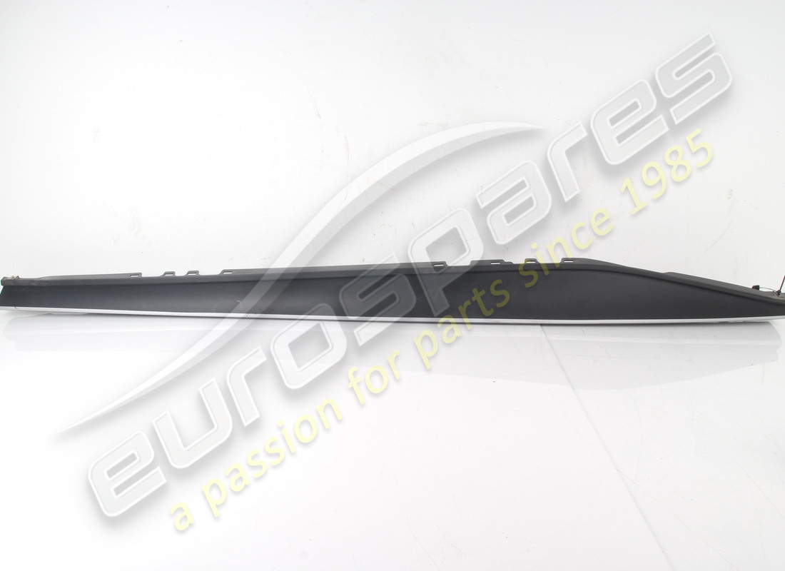 USED Ferrari EXT. SILL CLADDING LEFT CPL . PART NUMBER 769916 (1) USED Ferrari EXT. SILL CLADDING LEFT CPL . PART NUMBER 769916 (1)