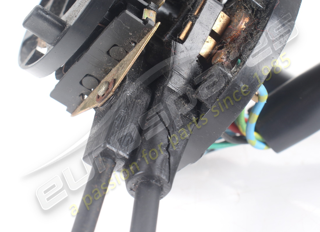 damaged ferrari column switch. part number 61838400 (7)