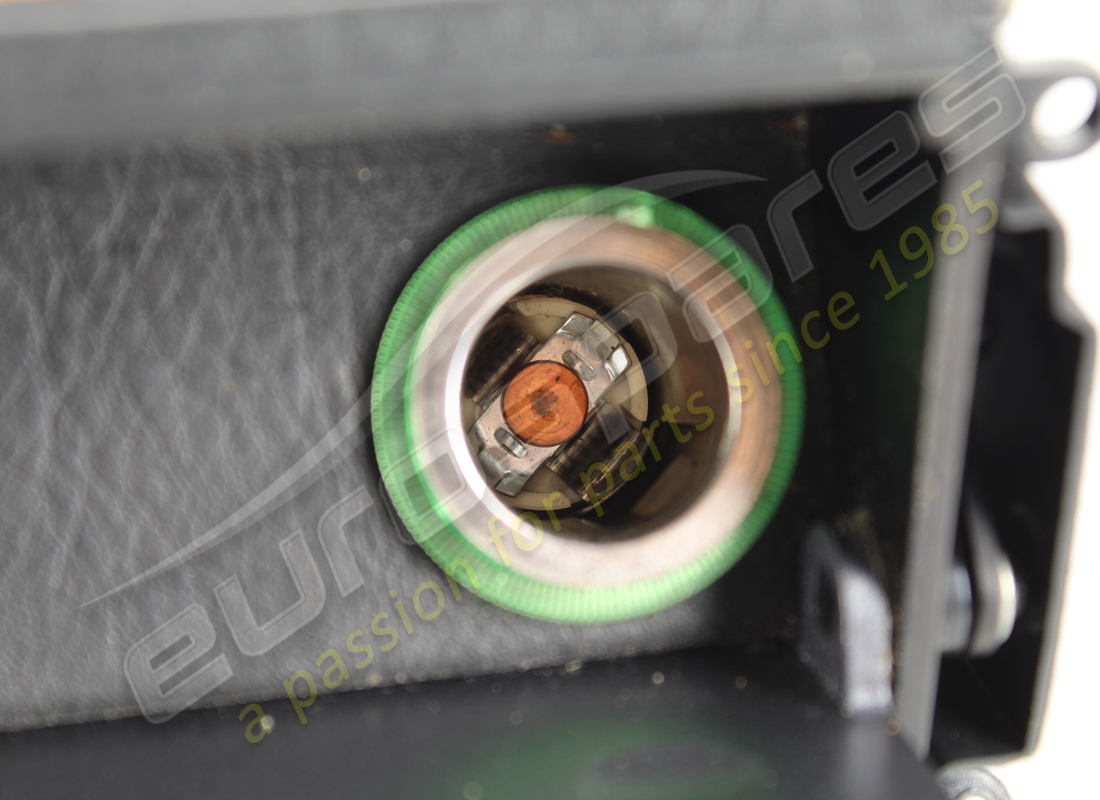 USED ASTON MARTIN ASHTRAY MAN - PLAT. PART NUMBER 4G438010595 (4) used aston martin ashtray man - plat. part number 4g438010595 (4)