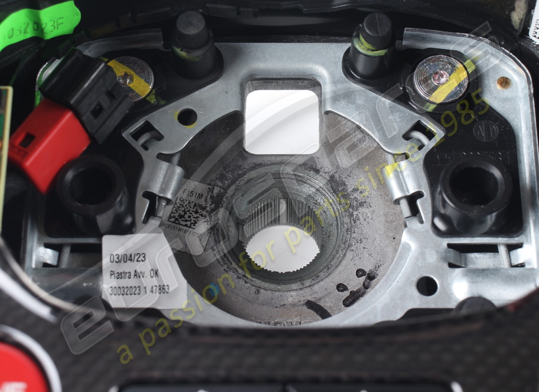 USED FERRARI COMPLETE STEERING WHEEL. PART NUMBER 337540 (6) used ferrari complete steering wheel. part number 337540 (6)