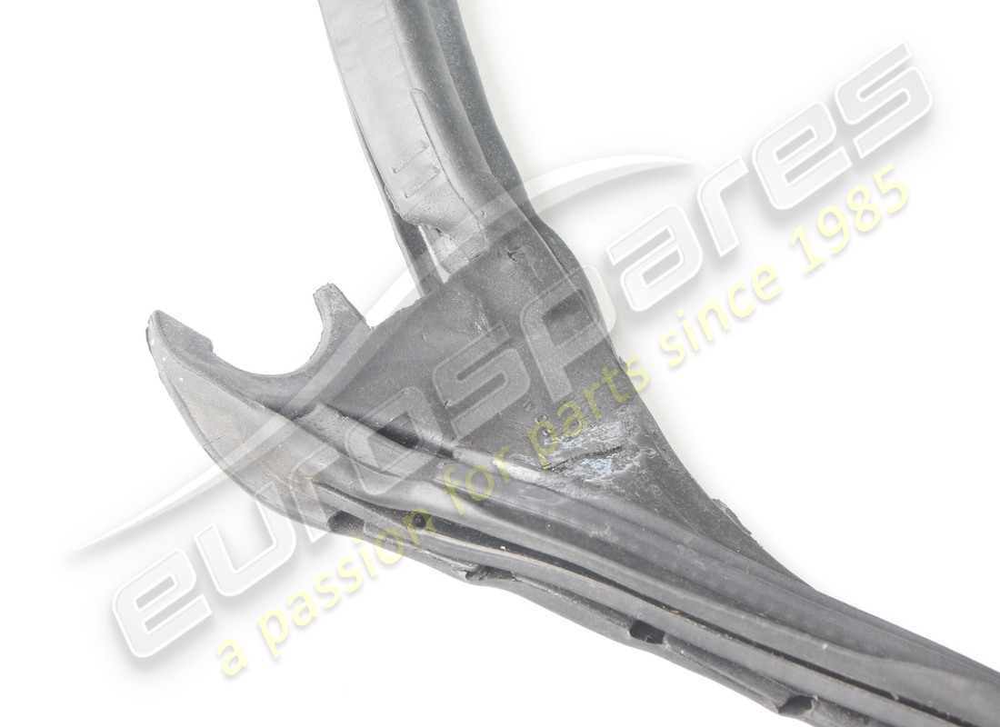 used aston martin weatherstrip assembly, door, lh part number 6g33c20709ah (5)