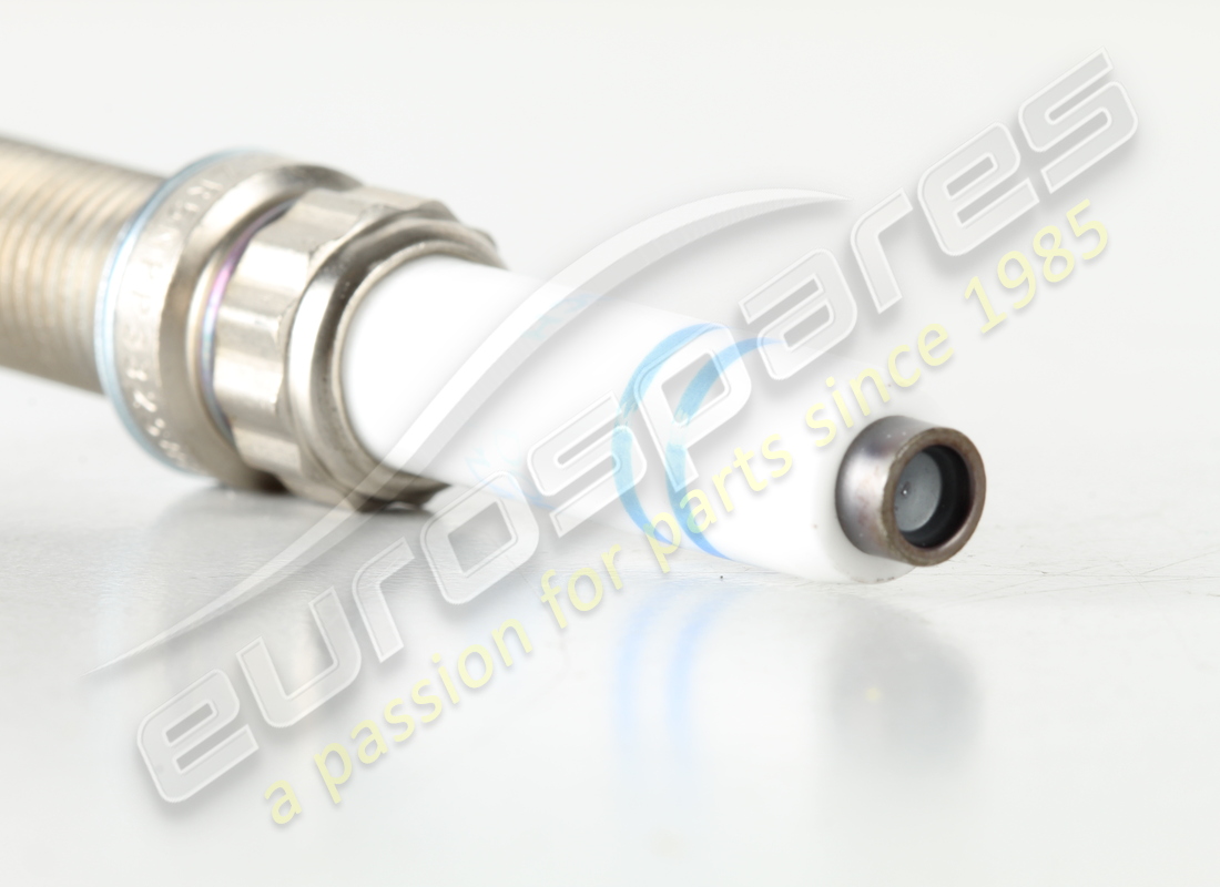 NEW BOSCH SPARK PLUG. PART NUMBER 0PB905612 (3) new bosch spark plug. part number 0pb905612 (3)