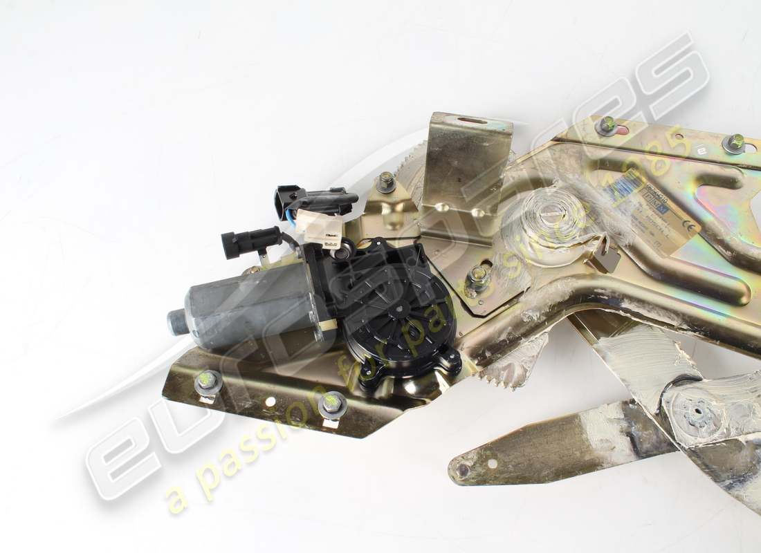 used ferrari complete rh device for glass. part number 67904210 (3)