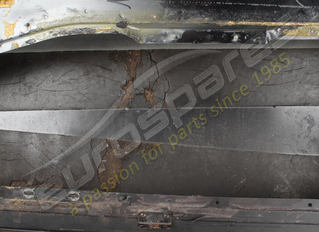 used ferrari rh door. part number 64710100 (7)