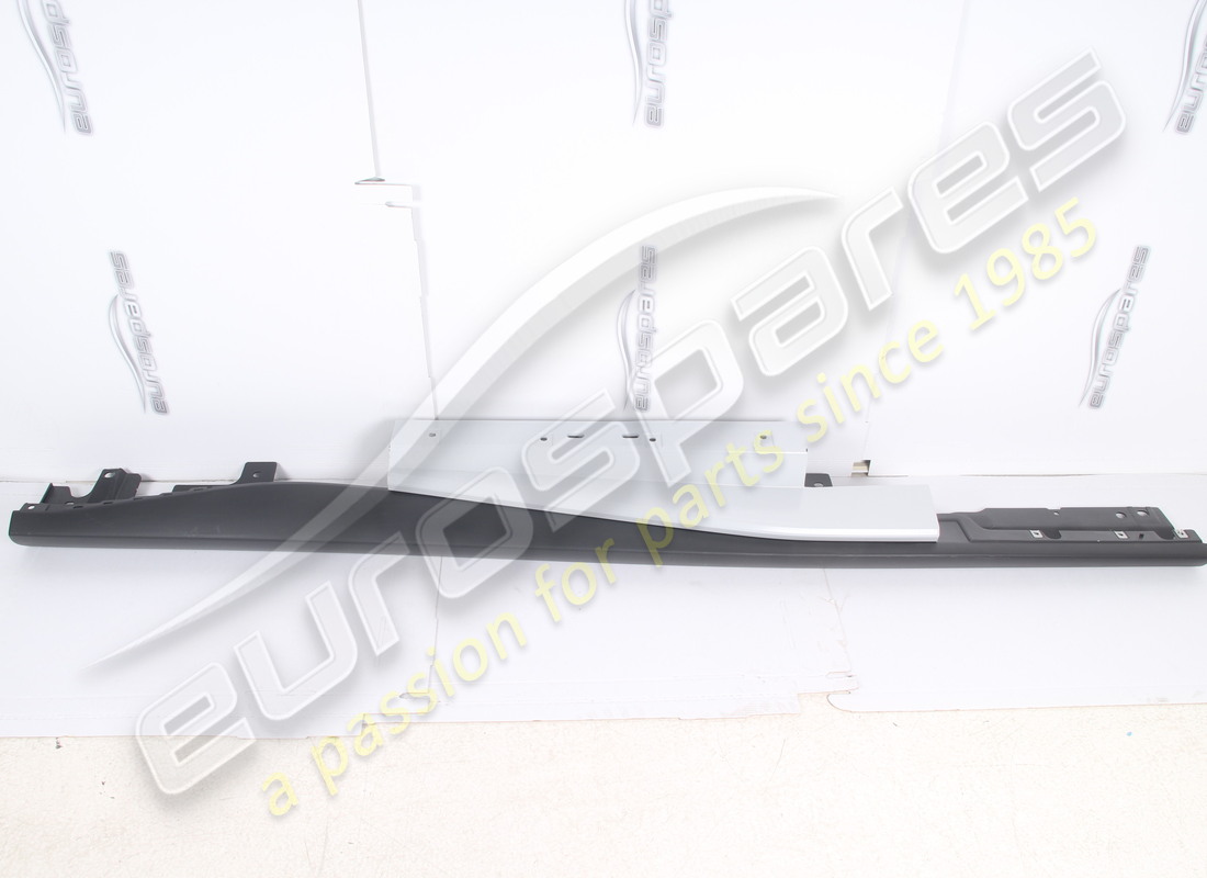 NEW (OTHER) FERRARI COMPLETE RH SILL TRIM PANEL. PART NUMBER 88826110 (1) new (other) ferrari complete rh sill trim panel. part number 88826110 (1)