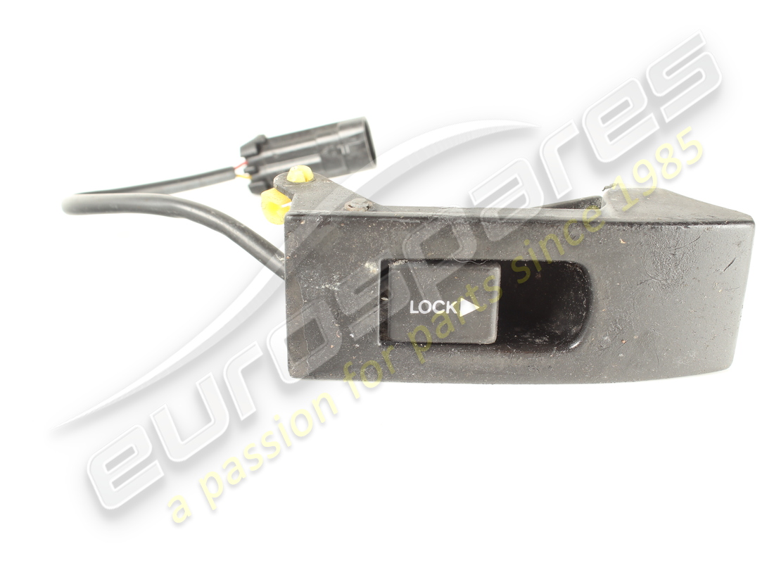 used ferrari lh inner door handle. part number 66217200 (1)
