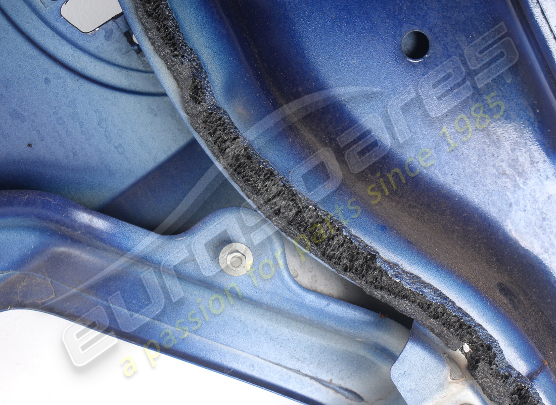 USED FERRARI COMPLETE RH FRONT FENDER. PART NUMBER 86519911 (6) used ferrari complete rh front fender. part number 86519911 (6)