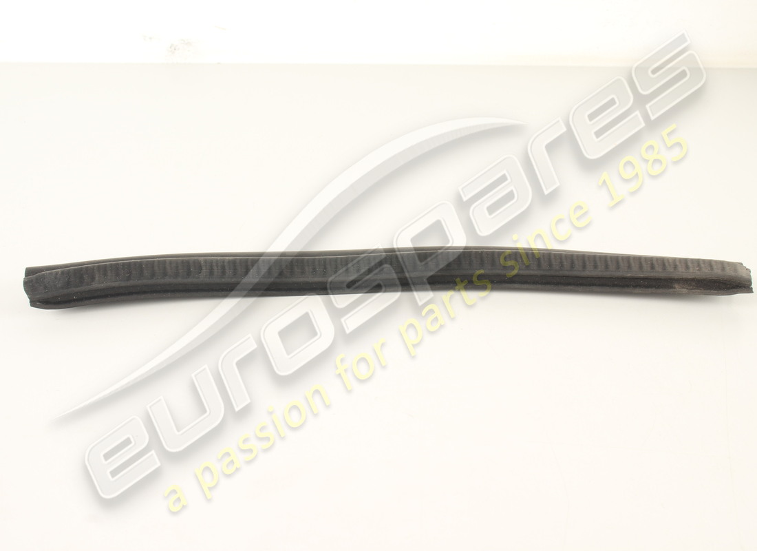 new ferrari guarnizione parasassi. part number 65260100 (3)