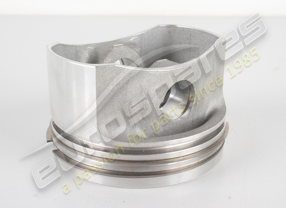 new ferrari piston assembly (green code). part number 126580 (1)