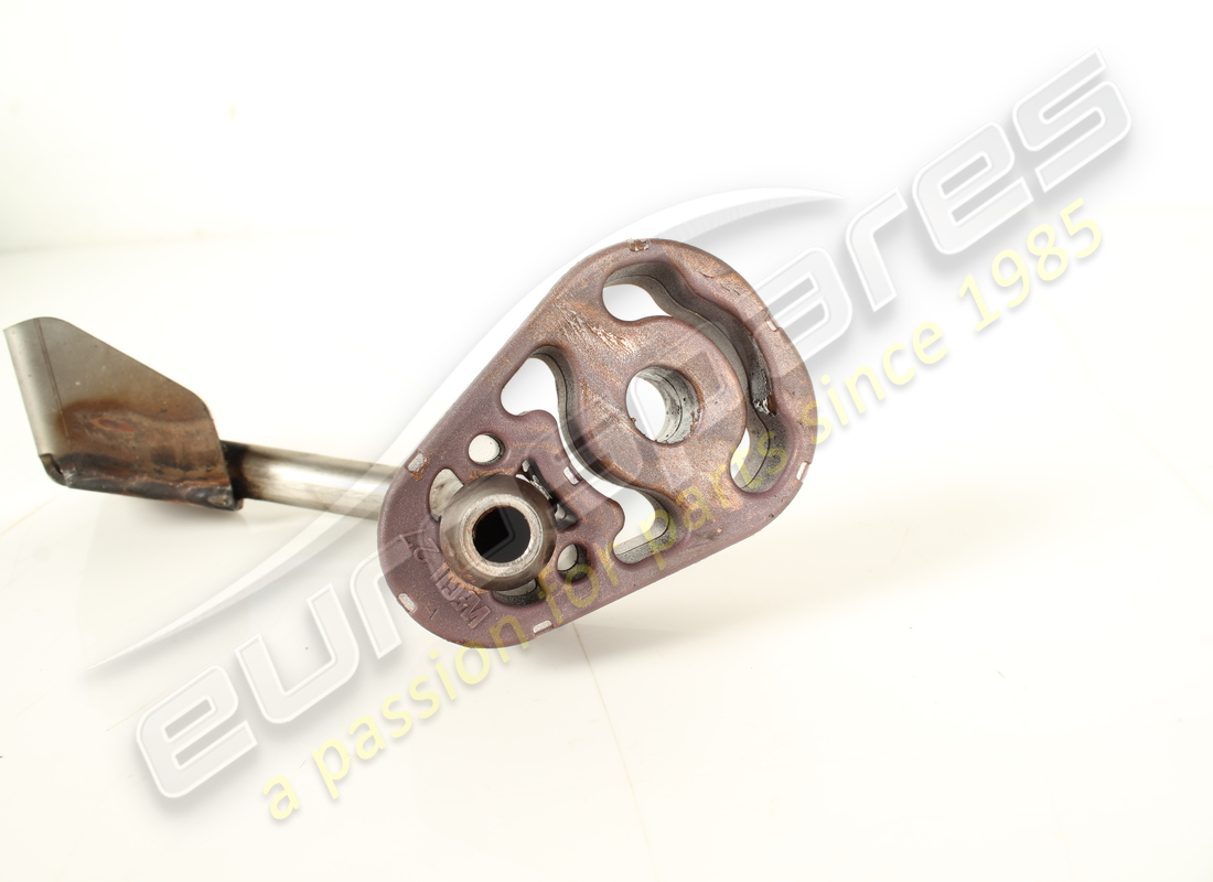 used ferrari lh extension fastener bracket. part number 750140 (2)