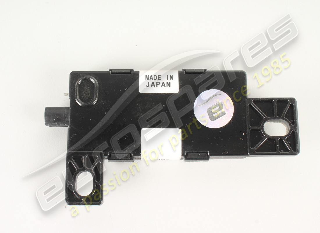used aston martin antenna, amplifier assembly. part number 4g4318c847ab (2)