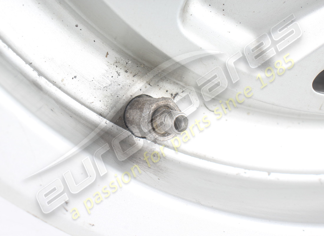 USED FERRARI REAR ROAD WHEEL 8JX16. PART NUMBER 130905 (3) used ferrari rear road wheel 8jx16. part number 130905 (3)