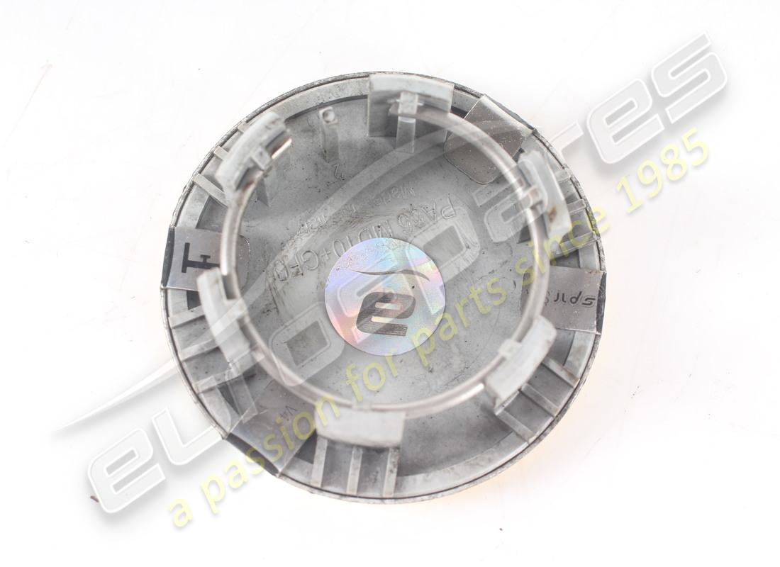 USED FERRARI WHEEL CAP. PART NUMBER 340066 (3) used ferrari wheel cap. part number 340066 (3)